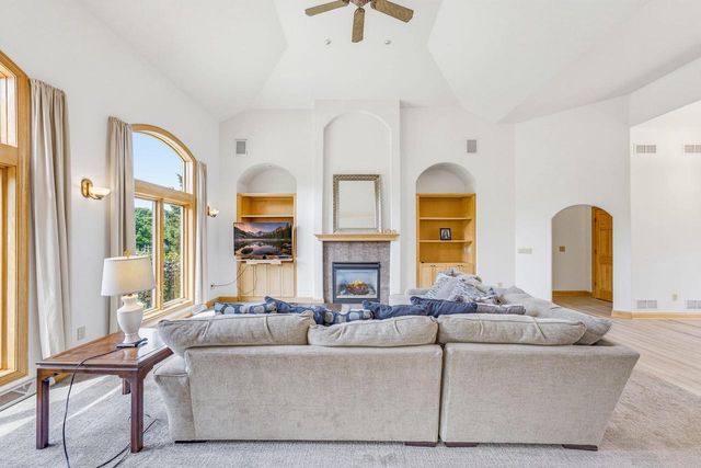 N33W33201 Maplewood ROAD, Nashotah, WI 53058