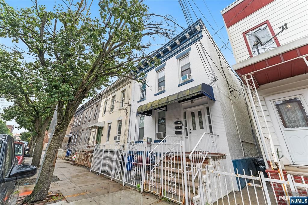 6016 Monroe Place, West New York, NJ 07093