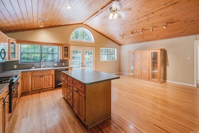 16501 Burlingame Road, Little Rock, AR 72223