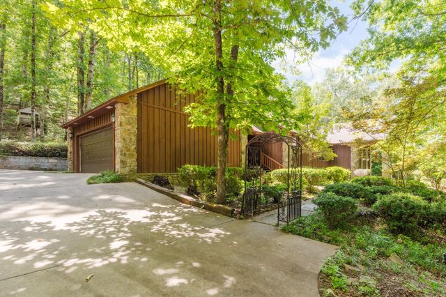 16501 Burlingame Road, Little Rock, AR 72223