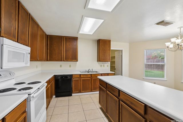 8107 Brisbane, Converse, TX 78109