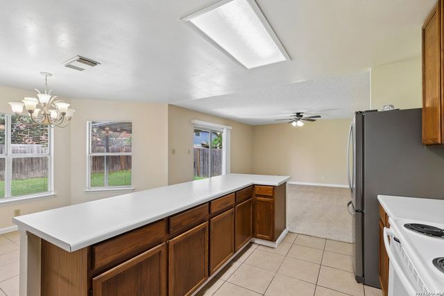 8107 Brisbane, Converse, TX 78109