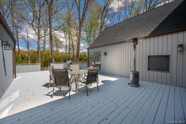 20 Ponds Lane, Purchase, NY 10577