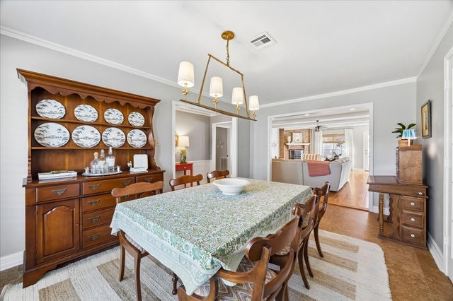 930 Ashford Parkway, Houston, TX 77077