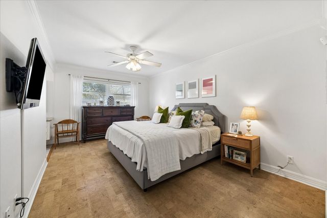 930 Ashford Parkway, Houston, TX 77077