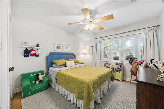 930 Ashford Parkway, Houston, TX 77077