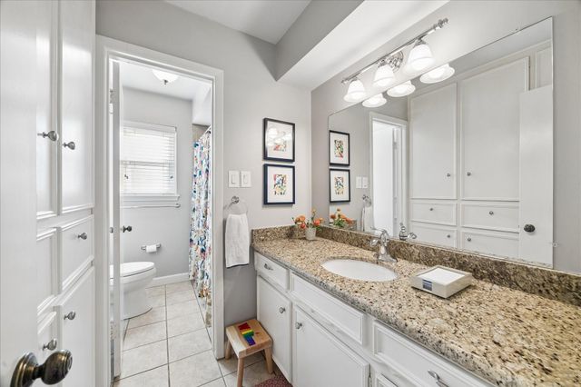 930 Ashford Parkway, Houston, TX 77077