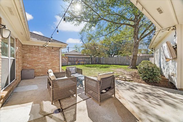 930 Ashford Parkway, Houston, TX 77077