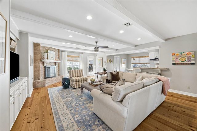 930 Ashford Parkway, Houston, TX 77077