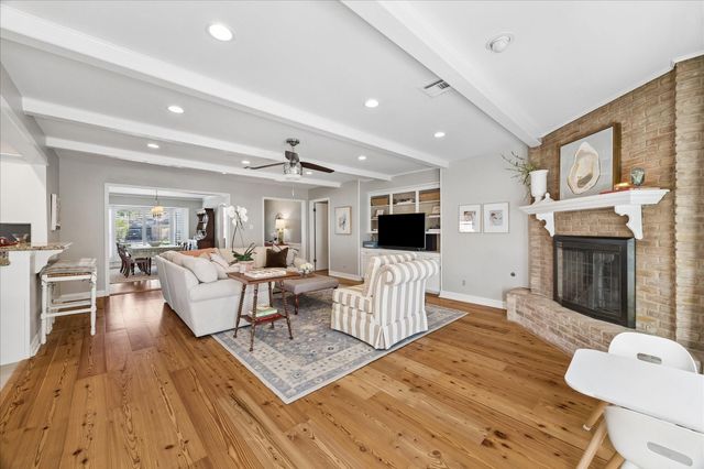 930 Ashford Parkway, Houston, TX 77077