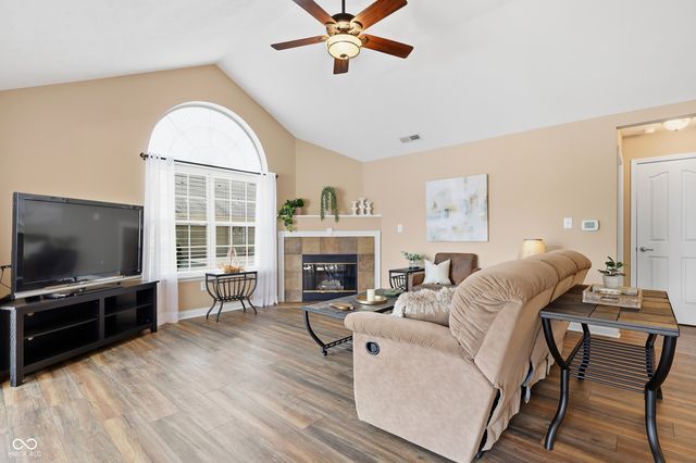 13886 Rue Royale Lane 66, Mccordsville, IN 46055