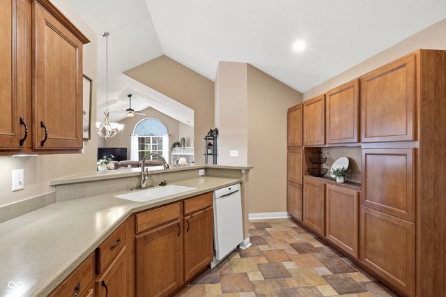 13886 Rue Royale Lane 66, Mccordsville, IN 46055