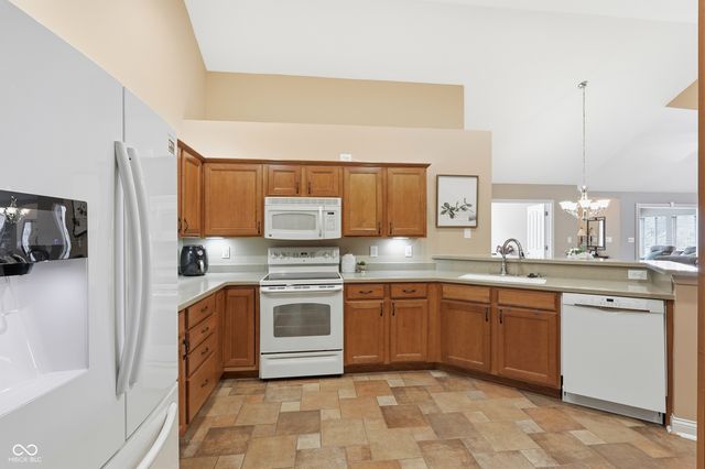 13886 Rue Royale Lane 66, Mccordsville, IN 46055