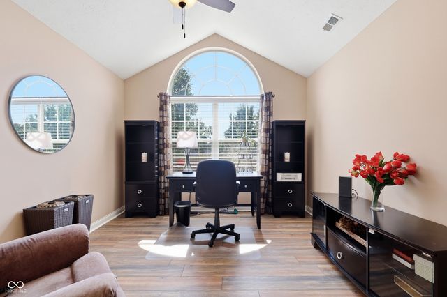 13886 Rue Royale Lane 66, Mccordsville, IN 46055