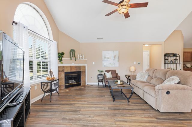 13886 Rue Royale Lane 66, Mccordsville, IN 46055