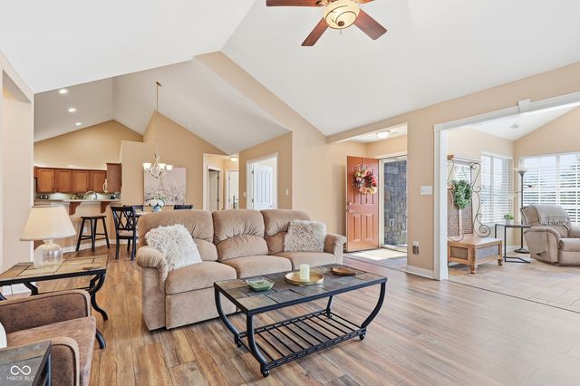 13886 Rue Royale Lane 66, Mccordsville, IN 46055