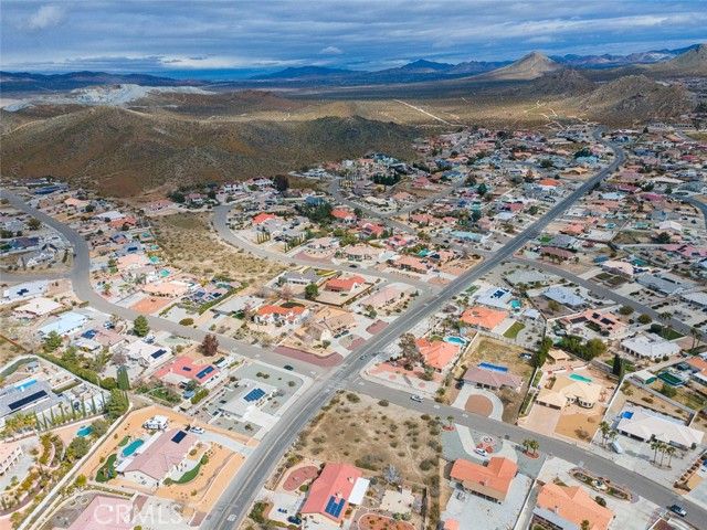 16499 Kamana Road, Apple Valley, CA 92307