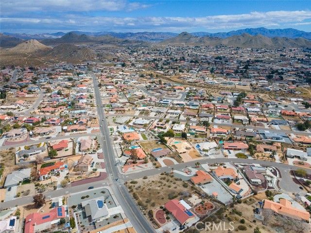 16499 Kamana Road, Apple Valley, CA 92307