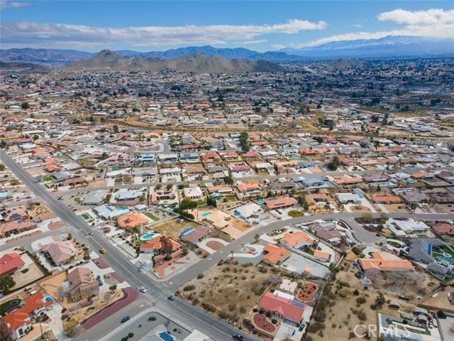 16499 Kamana Road, Apple Valley, CA 92307