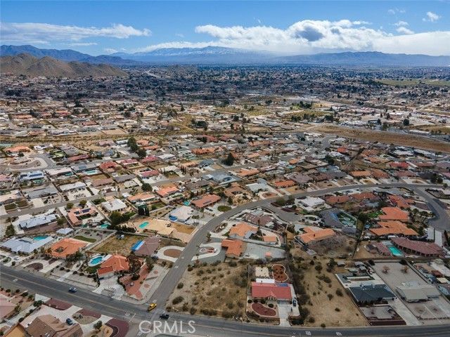 16499 Kamana Road, Apple Valley, CA 92307