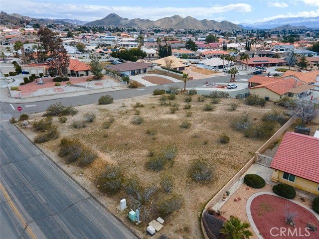 16499 Kamana Road, Apple Valley, CA 92307