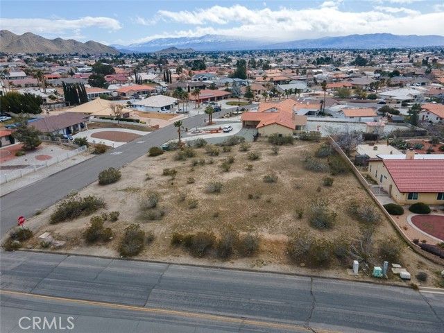 16499 Kamana Road, Apple Valley, CA 92307