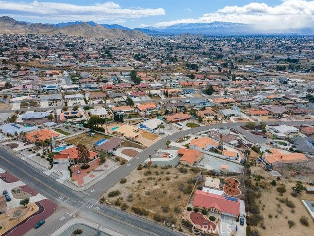 16499 Kamana Road, Apple Valley, CA 92307