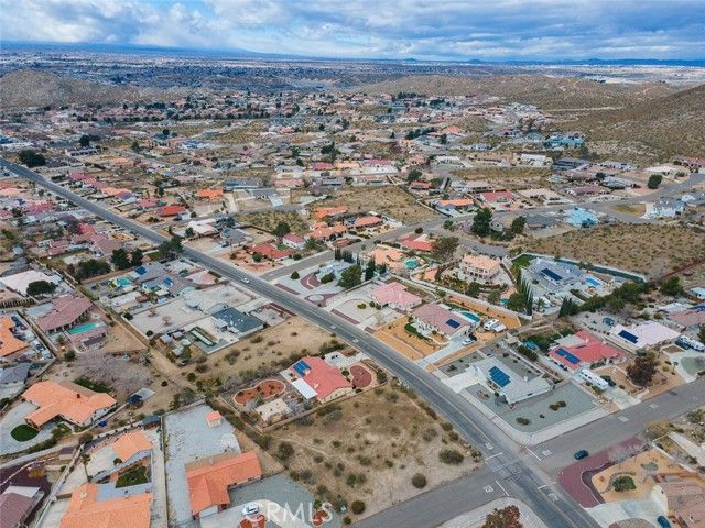 16499 Kamana Road, Apple Valley, CA 92307