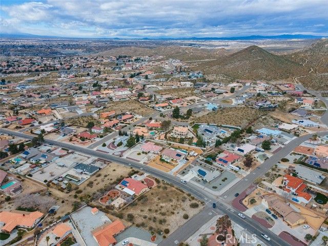 16499 Kamana Road, Apple Valley, CA 92307