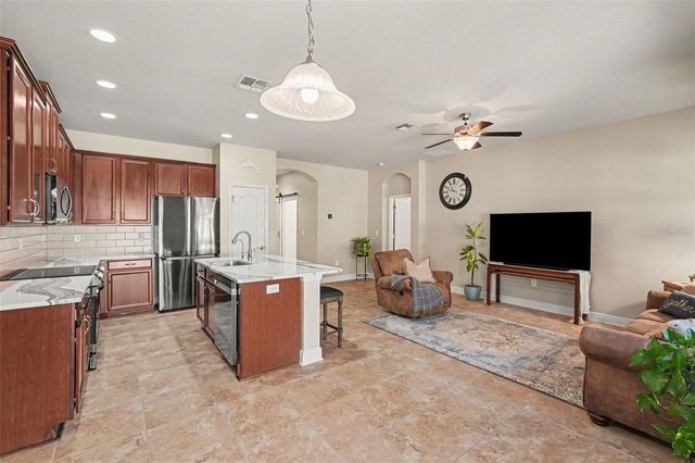 7703 S SPARKMAN STREET, Tampa, FL 33616