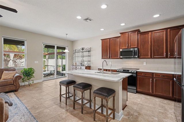 7703 S SPARKMAN STREET, Tampa, FL 33616