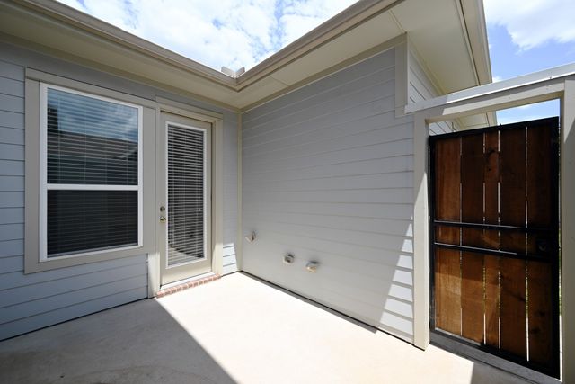 1021 Water Street, Carrollton, TX 75007