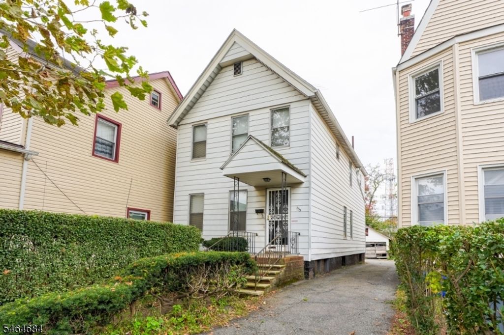 233 N Park St, East Orange City, NJ 07017 — photo 2