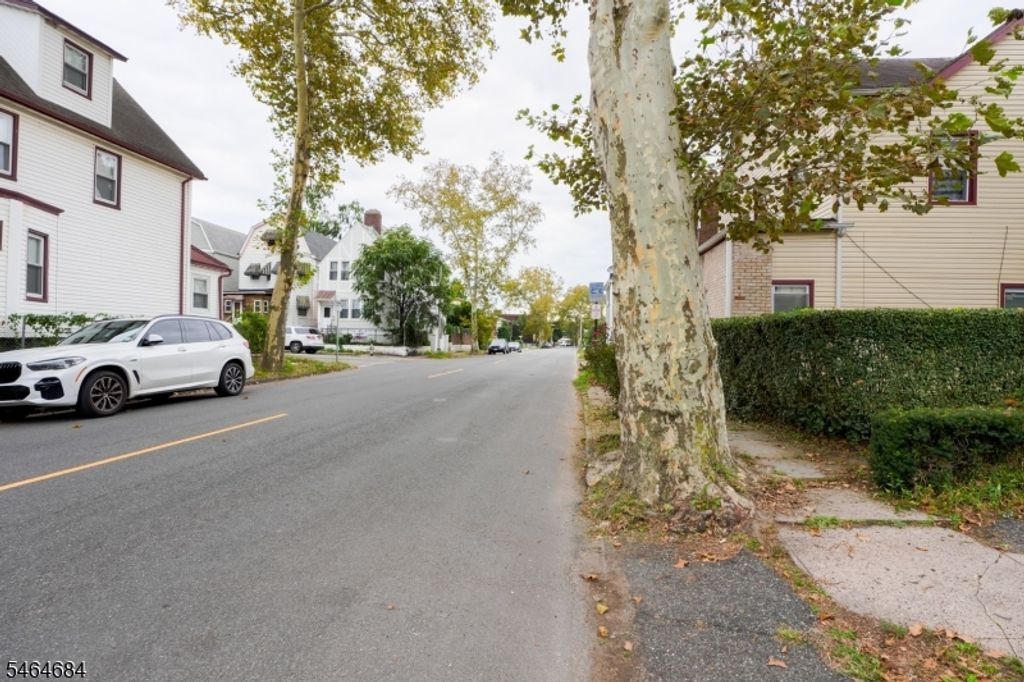 233 N Park St, East Orange City, NJ 07017 — photo 4