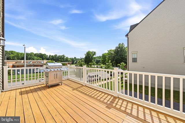 2 CAPITAL CT, Upper Marlboro, MD 20774