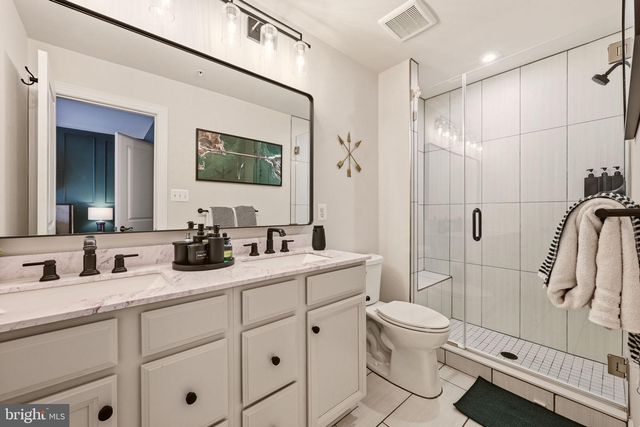 2 CAPITAL CT, Upper Marlboro, MD 20774