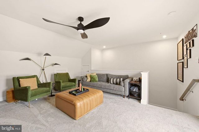 2 CAPITAL CT, Upper Marlboro, MD 20774
