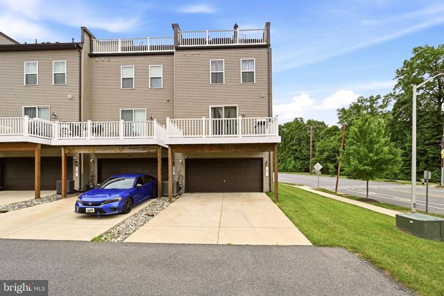 2 CAPITAL CT, Upper Marlboro, MD 20774