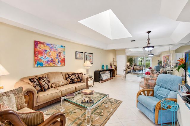 12598 Crystal Pointe Drive B, Boynton Beach, FL 33437