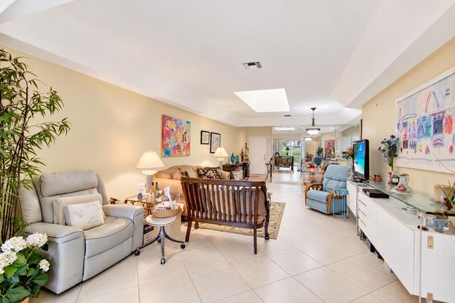 12598 Crystal Pointe Drive B, Boynton Beach, FL 33437