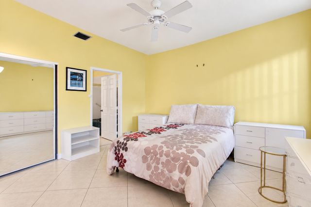 12598 Crystal Pointe Drive B, Boynton Beach, FL 33437