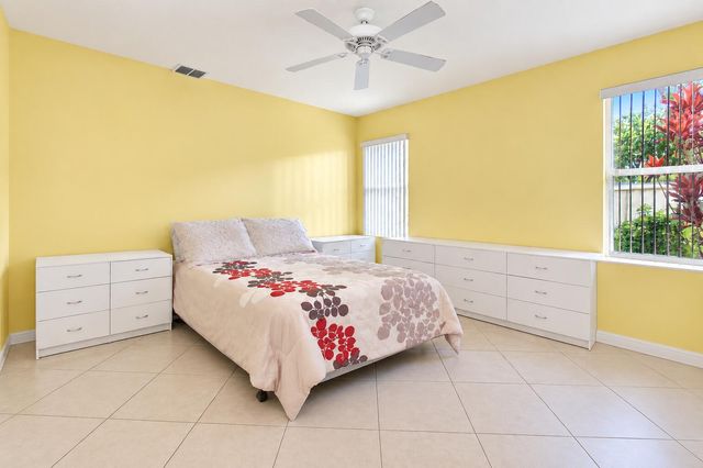 12598 Crystal Pointe Drive B, Boynton Beach, FL 33437