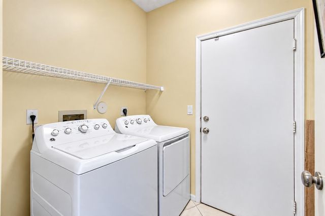 12598 Crystal Pointe Drive B, Boynton Beach, FL 33437