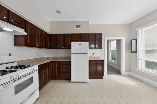 215 W 34th Street, Latonia, KY 41015