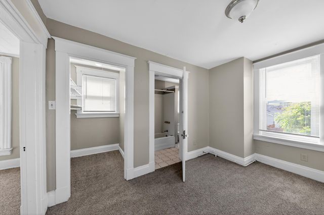 215 W 34th Street, Latonia, KY 41015