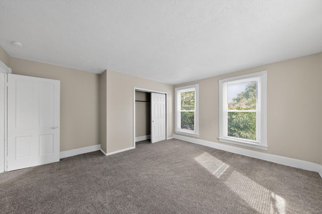215 W 34th Street, Latonia, KY 41015