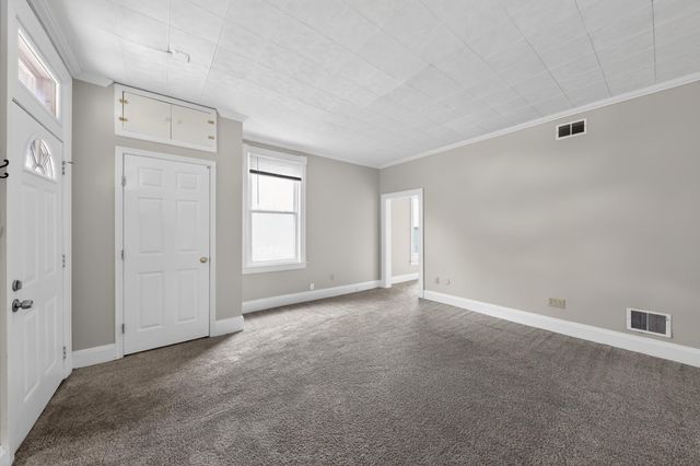 215 W 34th Street, Latonia, KY 41015
