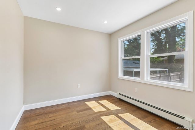 5 Kew Drive, Sound Beach, NY 11789