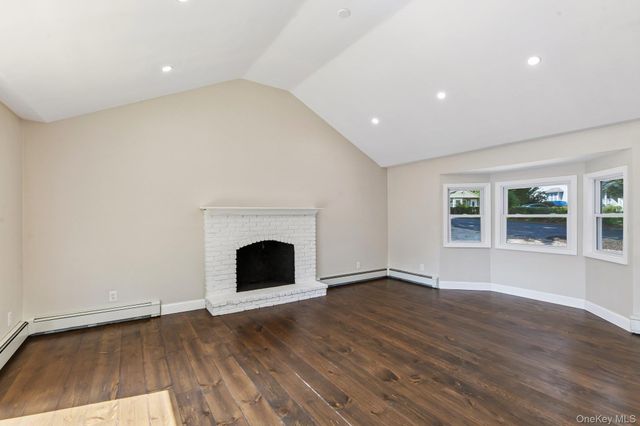5 Kew Drive, Sound Beach, NY 11789