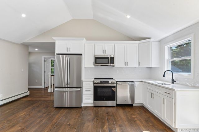 5 Kew Drive, Sound Beach, NY 11789
